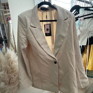 PRETTY LITTLE THINGS BEIGE BLAZER, New with tags, never wore